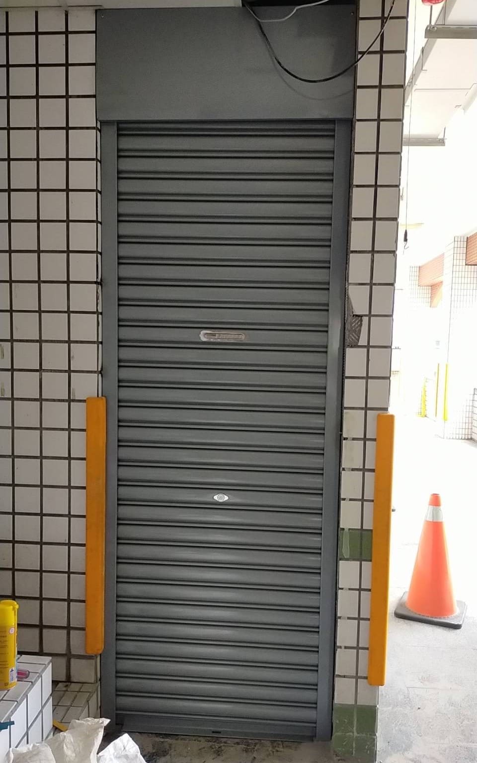 烤漆（黑鐵）手拉鐵捲門